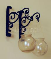 Kovácsoltvas falikar üveg mécsestartóval / Hand-smithed iron candle-holder