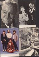 Színészek, zenészek: 16 db modern képeslap az 50-es, 60-as évek színészeivel és a 70-es évek zenészeivel, magyar és külföldi vegyesen / 16 Actor/Musician cards