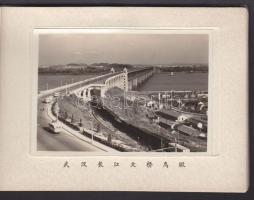 10 db fotót tartalmazó kis album kínai hidakról, szép éles képekkel, járművekkel, vonatokkal