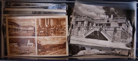 Közel 300 magyar fekete - fehér kisméretű városképes lap az 50-es 60-as évekből sok érdekességgel