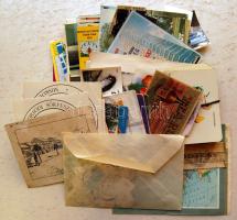 Vegyes tétel, benne: reklámlapok, söralátétek, fekete-fehér fényképek, kártyák, telefonkártyák, térkép és más nyomtatványok