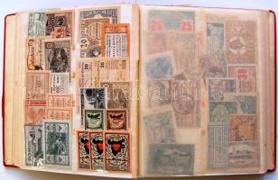 Rendkívül szép kb. 650 darabból álló kizárólag különféle osztrák szükségpénz gyűjtemény albumba rend...