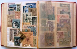 Rendkívül szép kb. 650 darabból álló kizárólag különféle osztrák szükségpénz gyűjtemény albumba rend...