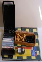 Kis bolha tétel: sakktábla figurákkal, műanyag kazettatartó, mobiltelefon töltő