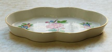 Herendi jelzéssel ellátott kézzel festett Viktória-mintás porcelán tálka / Herend chinaware tray 13,5 cm