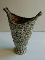 Gorka Géza jelzéssel ellátott váza 20 cm magas