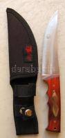 Jinlang márkájú tőr eredeti vászontokban 115mm-es pengehosszal, új állapotban