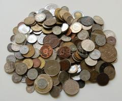 Vegyes külföldi és magyar tétel 1kg-os súlyban, ezüstökkel és szép darabokkal! T:vegyes