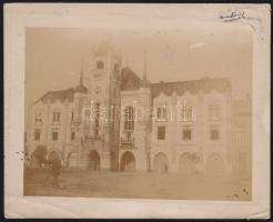 cca 1900 Munkács Városháza fotó megviselt állapotban (12.5 × 10 cm)
