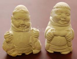 2 db kis szerzetest ábrázoló gipsz szobrocska