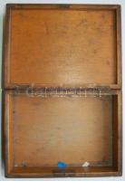 Samori/Somorja hadifogolytáborban készült faragott fa ládika 24x18x7 cm