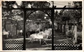 Budapest XII. Kis Lúdláb Királyné étterem kert photo