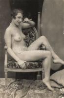 Nude with cigarette (Rb)