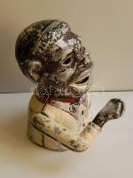 Néger férfit formázó alumínium persely, humoros használati technikával, kopott festéssel / African p...