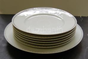 ~1930 7 darabos csehszlovák porcelán tányérkészlet (6 lapostányér és 1 kínáló tál) / Czechoslovak chinaware set