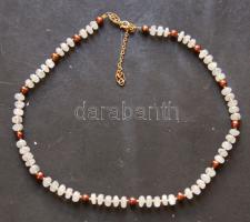 Holdkő nyaklánc tenyésztett gyöngyökkel aranyozott ezüst szerelékkel