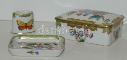 1939  3 darabos Herendi jelzéssel ellátott kézzel festett Viktória-mintás cigaretta kínáló szett/ Herendi handpainted chinaware smoking set