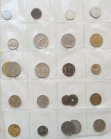 Hobbi gyűjtemény albumba rendezve az ókortól napjainkig a világ minden tájáról, szép darabokkal, érd...