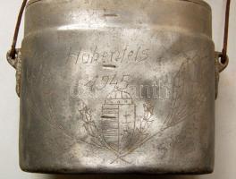 1945 Hadifogoly által készített csajka magyar címerrel