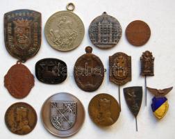 Kis kitűző, jelvény, emlékérem tétel érdekes darabokkal T:vegyes