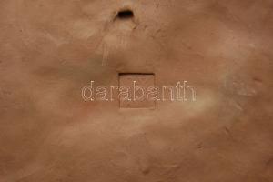 Harkai jelzéssel: Hátrafelé nyilazó magyar harcos kerámia 21x18 cm