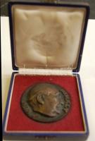 1947. "Kun Mihály nyomdászságának 50 éves emlékére 1945" Br emlékplakett díszdobozban szig...