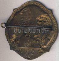 1920. március 1. Horthy Miklós kormányzóvá választása alkalmából készített kitűző a leláncolt oroszl...