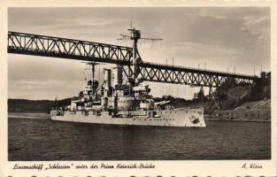 SS Schlesien under the Heinrich bridge