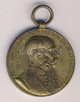 Ausztria 1898. "Ferenc József - Signum Memoriae" aranyozott bronz kitüntetés mellszalag né...