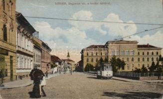 Szeged Dugonics tér a Dugonics Szállóval, a királyi táblával és villamossal (Rb)