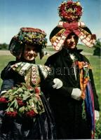 Népviseletek 11 db képeslapon (régi és modern) / 11 Folklore cards