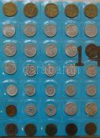 Tartalmas érme gyűjtemény, négy mappába rendezve, precízen katalogizálva, az elválasztólapokon felso...