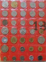 Tartalmas érme gyűjtemény, négy mappába rendezve, precízen katalogizálva, az elválasztólapokon felso...