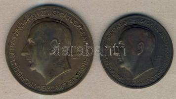 1930-33. "Gr. Klebelsberg Kunó-Nemzeti sportuszoda megteremtője-Magyar Úszó Szövetség" Br emlékérem pár szign.:Berán Lajos T:2-