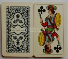 1 pakli nagyméretű magyar kártya. benne pár francia lap