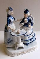 Teázó hölgyeket ábrázoló The Leonardo Collection jelzéssel ellátott porcelán figura / Chinaware figure 22 cm