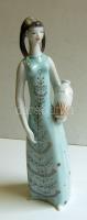 Hollóházi jelzéssel ellátott hölgyet ábrázoló kézzel festett porcelán figura / Hollóházi handpainted...