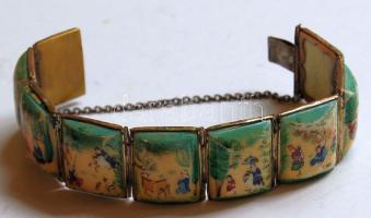 Régi kínai 8 db réz-foglalatban lévő csontlapból álló karkötő, mindegyik csontlapon kézzel festett jelenetek (kopásokkal) / Bracelet made of 8 bone-slabs (25x20mm)  with hand-painted pictures (weary)