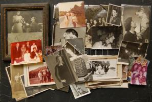 1900-1970 70 darabból álló vegyes fotótétel, nőkről, gyerekekről, férfiakról, családokról, tablóról amelyből egy keretbe foglalva