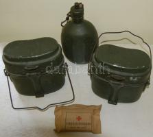 2 db katonai csajka, kulacs és sebkötözőcsomag