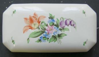 Herendi jelzéssel ellátott kézzel festett porcelán ékszeres doboz / Herendi chinaware jewelry box 17...