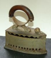 Régi szenes vasaló