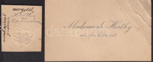 Madame de Horthy / née de Latinovits dombornyomású névjegykártyája viaszpecséttel ellátva