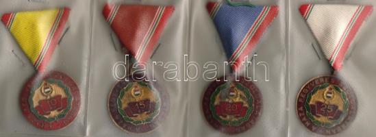 "a haza fegyveres szolg. ..." 5,10,15,25 éves kitüntetés 4db
