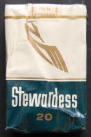 Bontatlan csomagolású Stewardess cigaretta