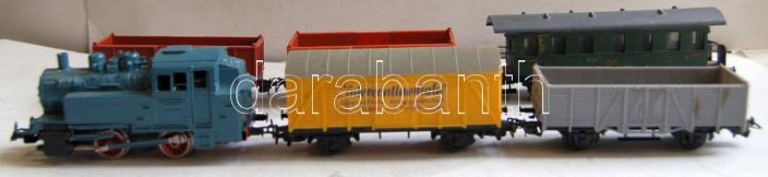 H0-ás méretű öt vagonból és egy mozdonyból álló tétel, jó állapotban