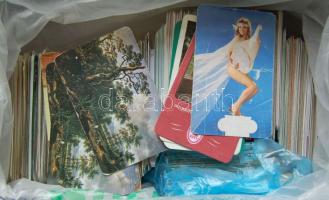 953 db magyar és 104 db külföldi kártyanaptár 1969-től napjainkig (össz. 1.057 db)