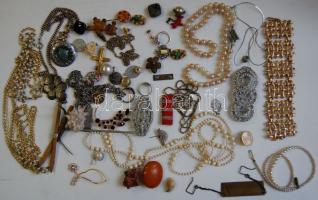 Extra bizsu tétel: fülbevalók, karkötők, nyakláncok, kitűzők, gyűrűk