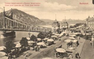 Budapest Ferenc József Rakpart a Ferenc József híddal és villamosokkal