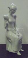 Hímző asszonyt ábrázoló porcelán figura jelzés nélkül / Chinaware figure without mark 24 cm